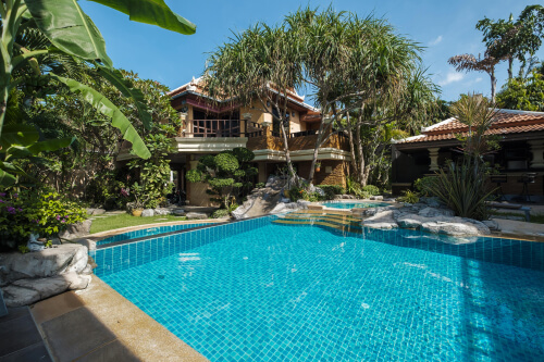 U.K. banker living in Hong Kong purchases summer home in St. Tropez